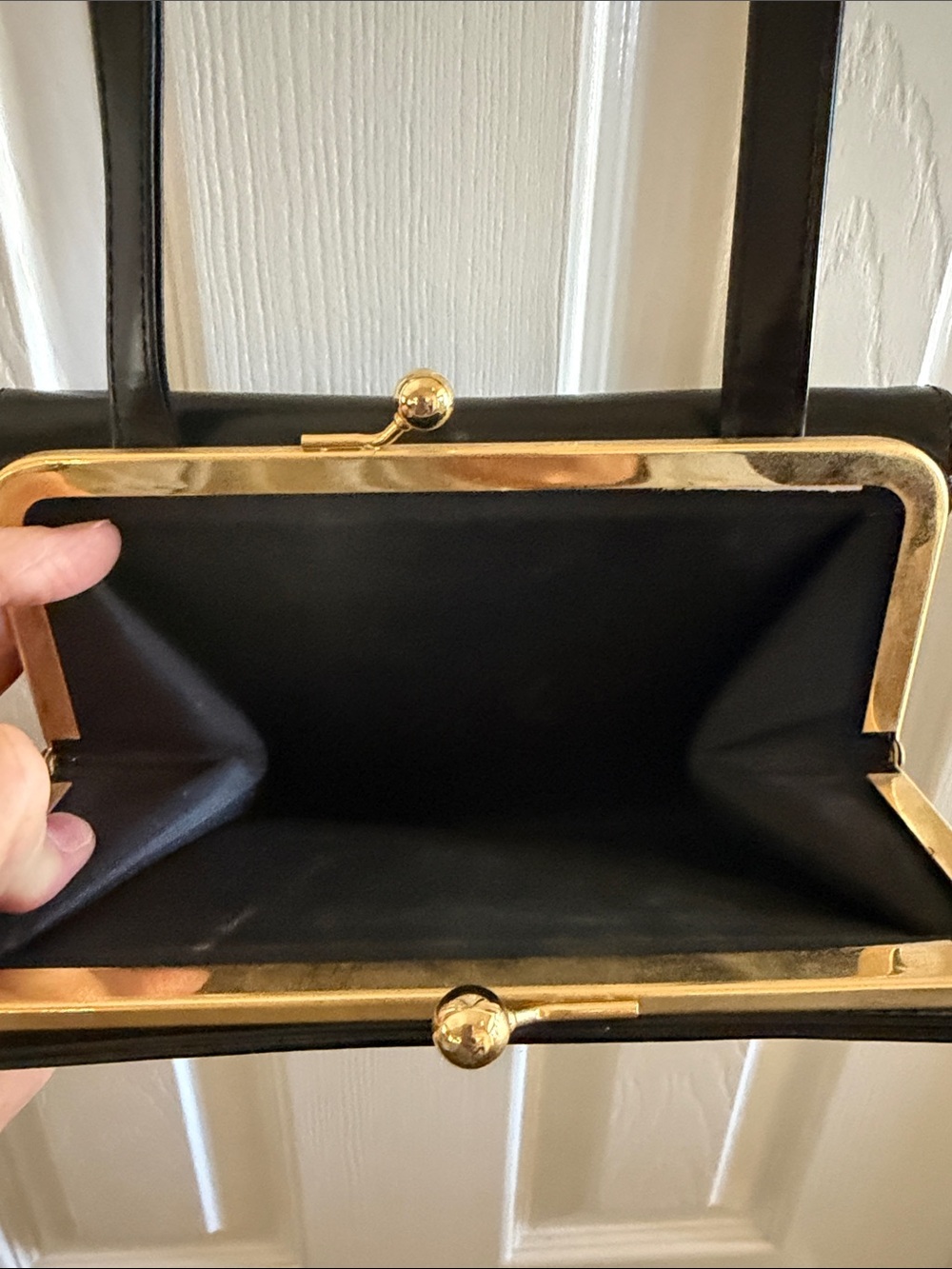 Timeless Black Shoulder Bag with Gold Turn-Lock - Picture 4 of 5